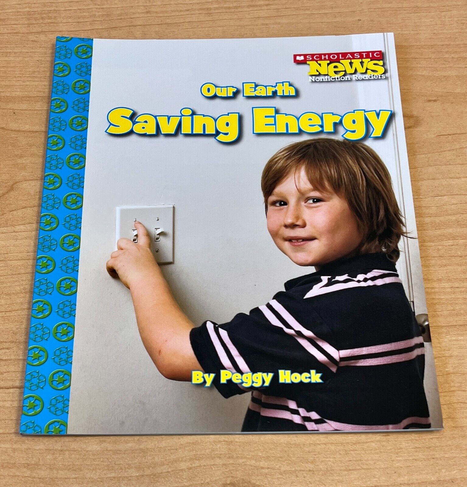 LOT of 7 - Our Earth: Saving Energy  Scholastic News Peggy Hock